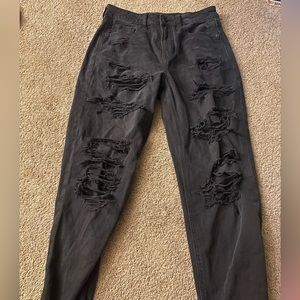 black distressed american eagle jeans, loose fit, high waisted super flattering!